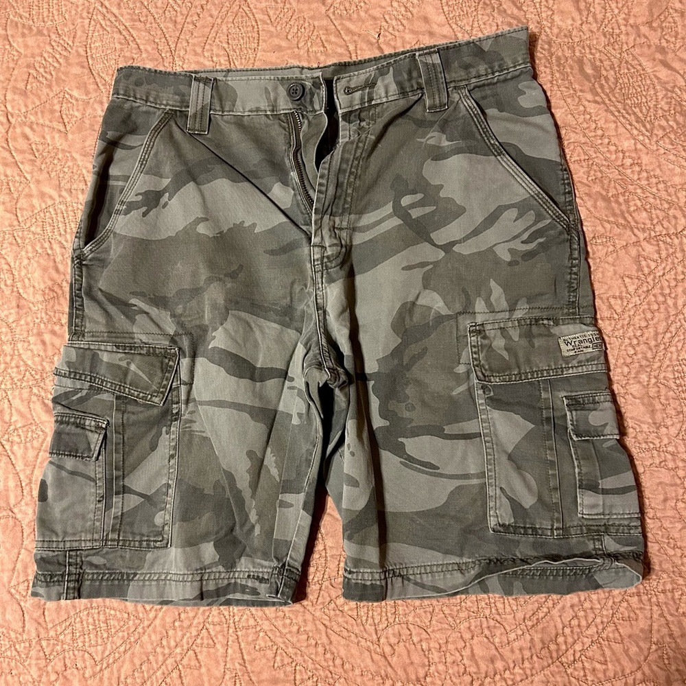 Wrangler Gray Camouflage Cargo Shorts